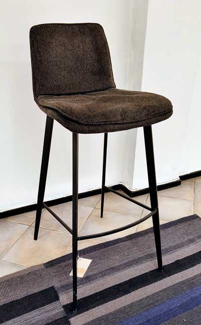 Fierce-baarituoli, musta