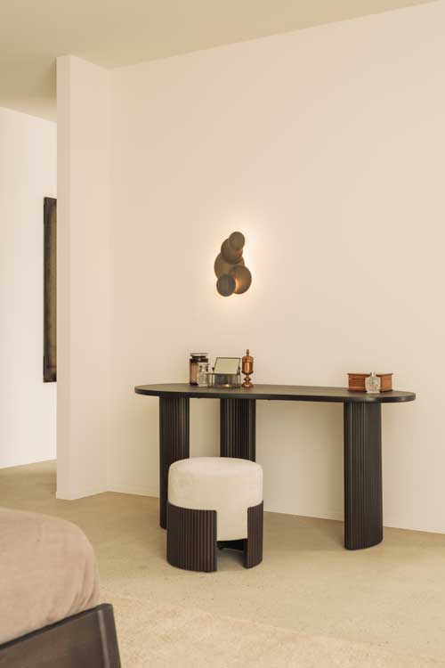 Työpöytä Boomerang 160 x 83 cm, mahonki