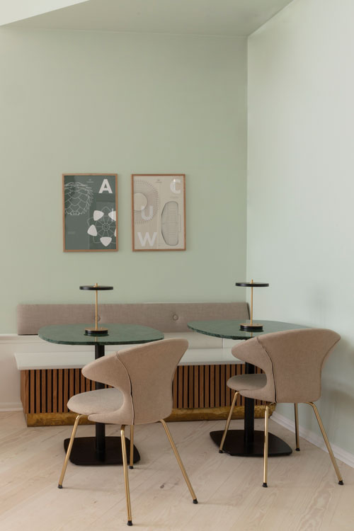 Ladattava pöytävalaisin Asteria Move, Black